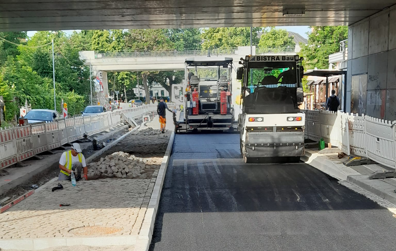 Asphaltarbeiten am Leisniger Platz in Dresden fertiggestellt